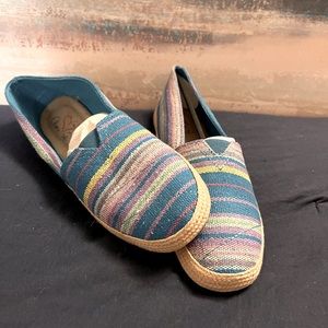 Super cute slide on summer shoes.  Never worn!!